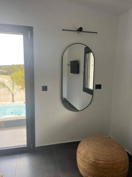 Ek Ornelakis, Luxury Country House With Jacuzzi 하니아 외부 사진
