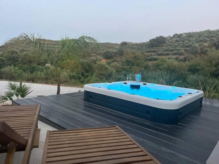 Ek Ornelakis, Luxury Country House With Jacuzzi 하니아 외부 사진